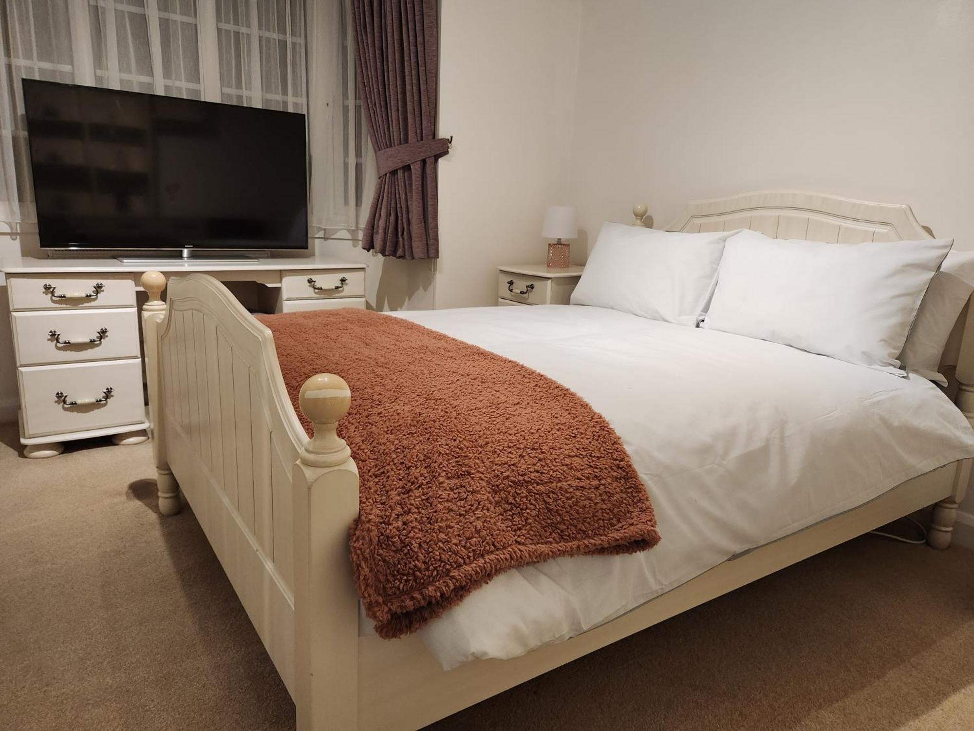 Elmdon House With 4 Spacious Bedrooms To Choose Birmingham Dış mekan fotoğraf