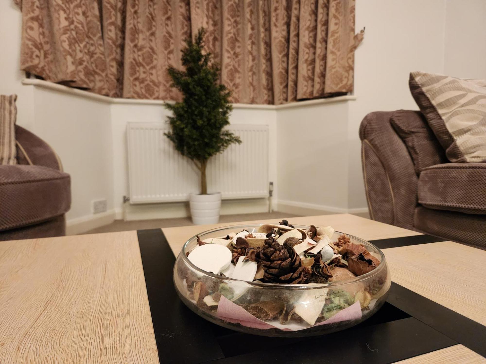 Elmdon House With 4 Spacious Bedrooms To Choose Birmingham Dış mekan fotoğraf