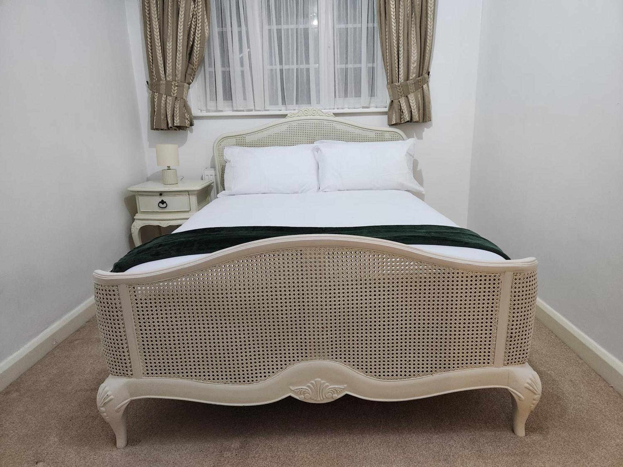 Elmdon House With 4 Spacious Bedrooms To Choose Birmingham Dış mekan fotoğraf