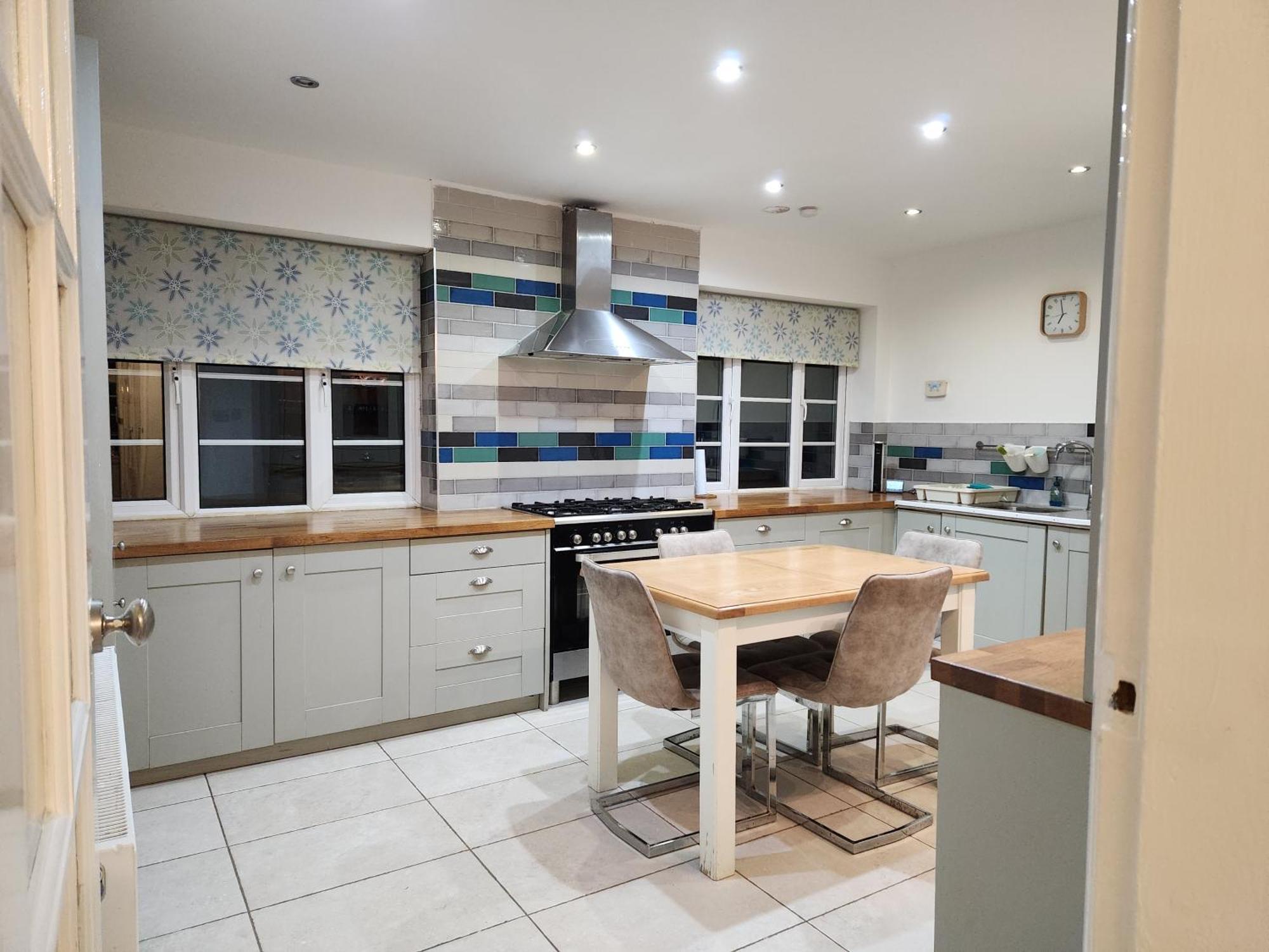 Elmdon House With 4 Spacious Bedrooms To Choose Birmingham Dış mekan fotoğraf
