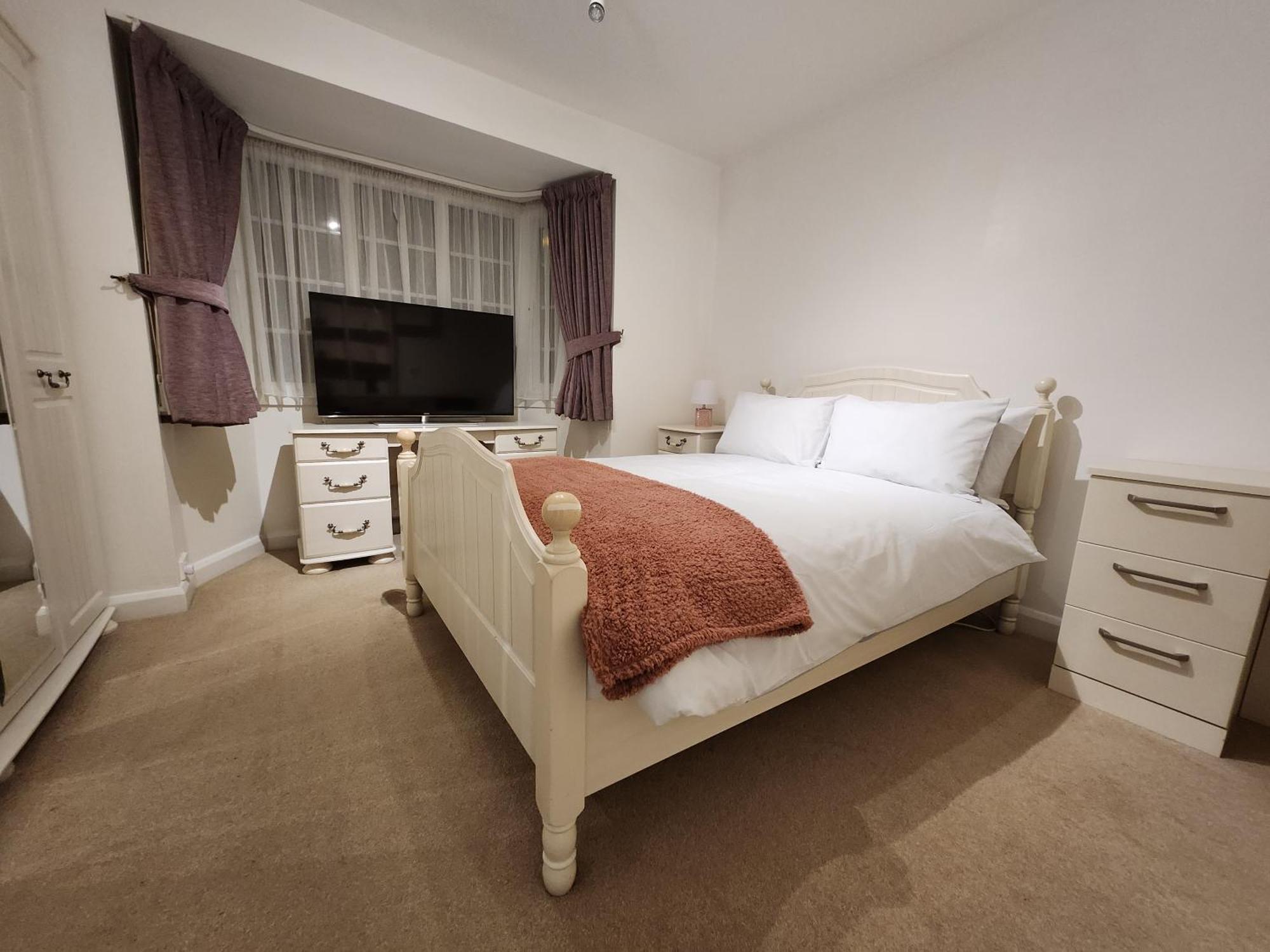 Elmdon House With 4 Spacious Bedrooms To Choose Birmingham Dış mekan fotoğraf